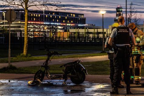 scooter  brand gestoken van der duijn van maasdamweg rotterdam nieuws op beeld  nieuws