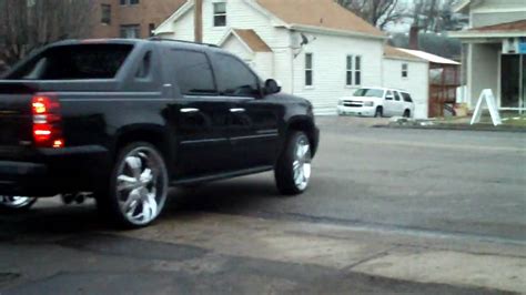 08 chevy avalanche on 28 s drive away youtube