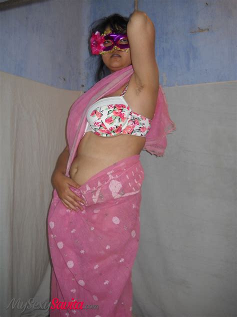 savita bhabhi unwrapping her juicy boobs from pink sari at indian paradise