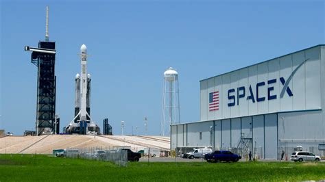 Spacex Targeting This Weekend For Next Falcon Heavy Launch