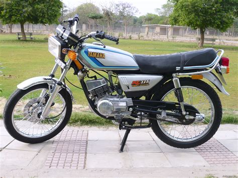 yamaha   motorbikespecsnet  motorcycle specification
