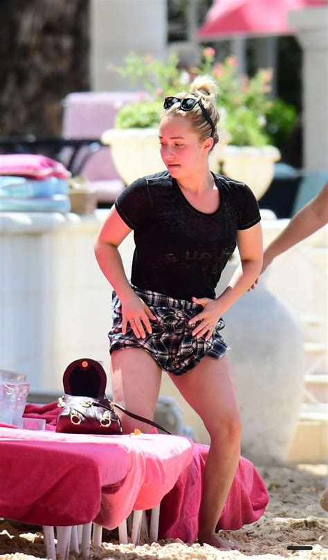hayden panettiere at the beach in barbados 10 gotceleb