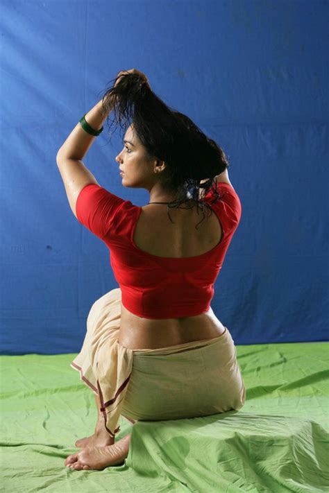 Picture 8196 Swetha Menon Hottest Stills In Saree New