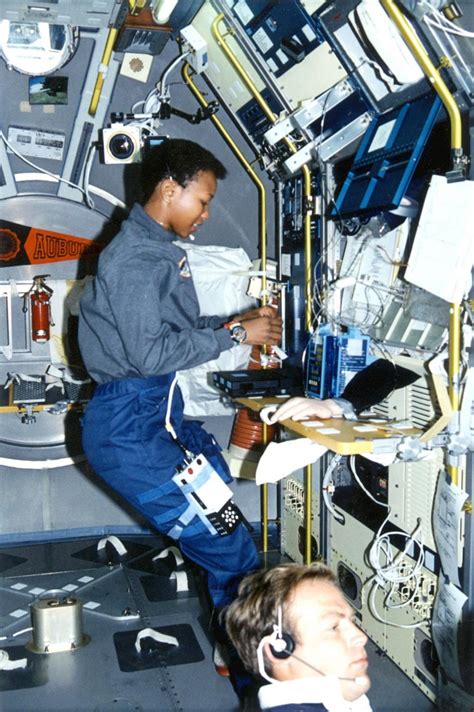 dream mae  jemison  african american woman  space national air  space