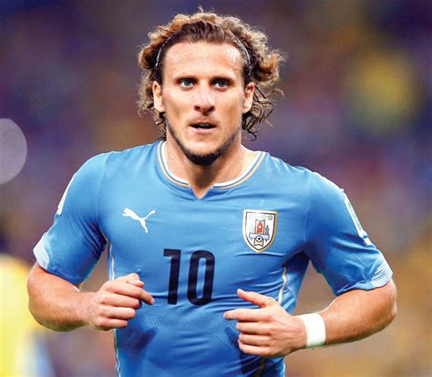 mumbai city fc sign diego forlan  marquee player sports