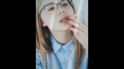 the sexiest teen smoking lips dangling ever youtube
