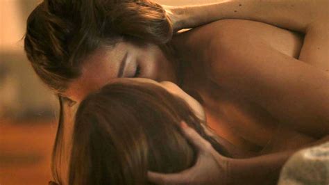 lili simmons lesbian scene with hannah emily anderson from the purge scandal planet