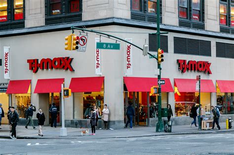 muslim family  trump supporter harassed   tj maxx store yelled     county
