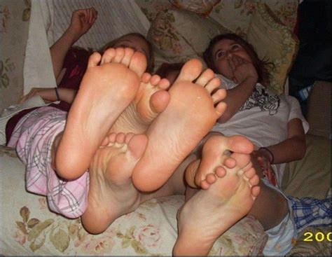 505307  In Gallery Group Soles Feet Shoes Picture 9