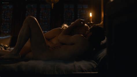 emilia clarke nude nip slip in brief sex scene game of thrones 2017 s7e7 hd 1080p
