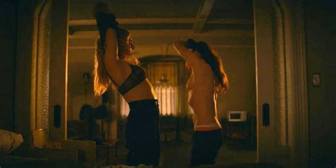 ellen page and zosia mamet nude lesbian scene from tales of the city
