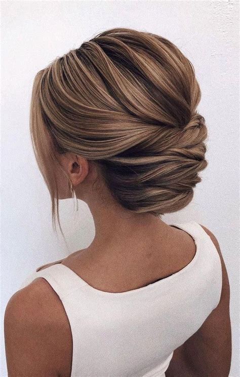 40 chic chignon buns that bring the class into formal and casual looks