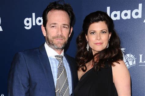 luke perry s fiancée speaks out following actor s death page six