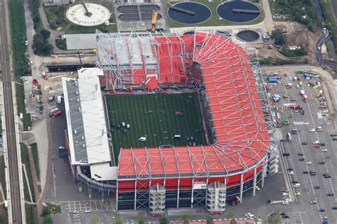 engineering errors led  twente stadium collapse  civil engineer
