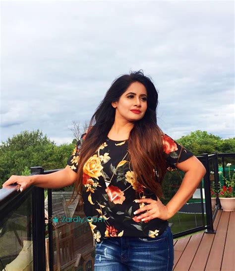 Singer Miss Pooja Sexy Latest Wallpapers And Pictures