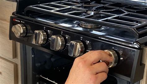 light  suburban rv oven safely  quickly  effective methods
