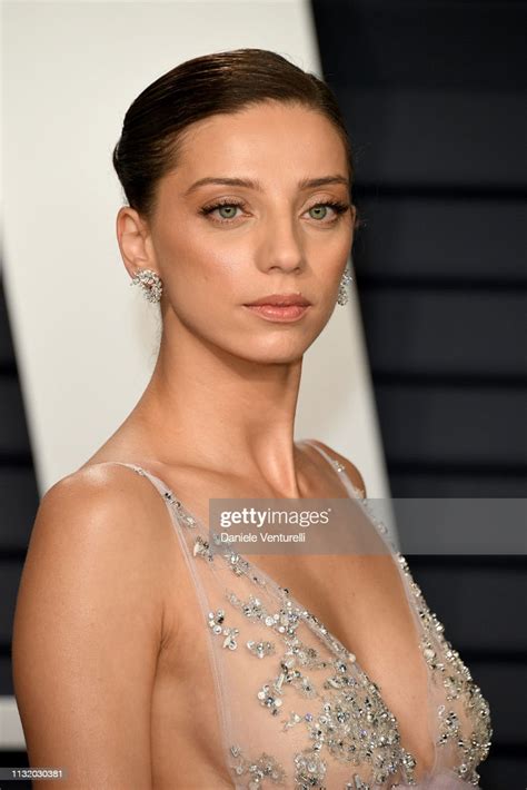 Angela Sarafyan Attends 2019 Vanity Fair Oscar Party Hosted By News