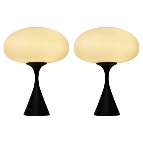 pair  mid century modern table lamps  designline  black  white