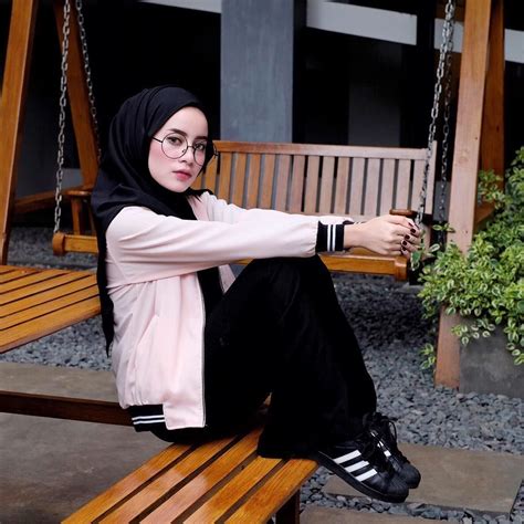 pin by shay zee on classy vogue muslimah hijab fashion street hijab fashion casual hijab