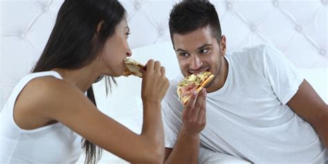 couples gain an average of 4 pounds per year while in a