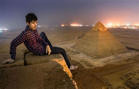 russian photographer apologizes for climbing great pyramid of giza