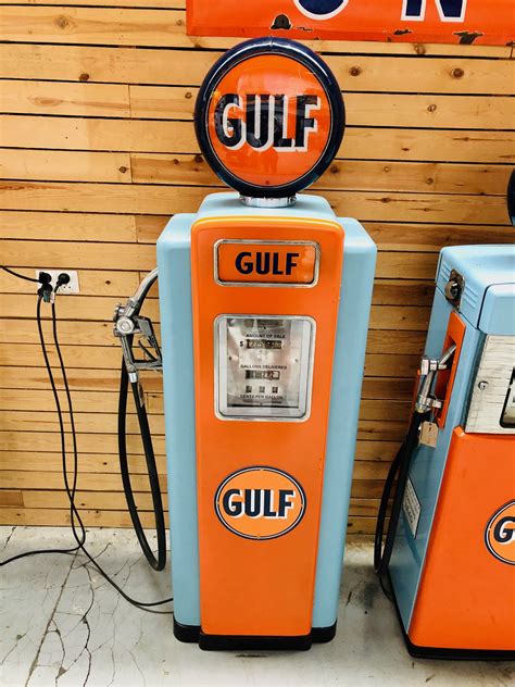 gulf wayne  restored gas pump   stefvintagestore