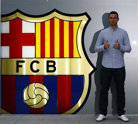 arsenal transfer news vermaelen completes £15m switch to barcelona