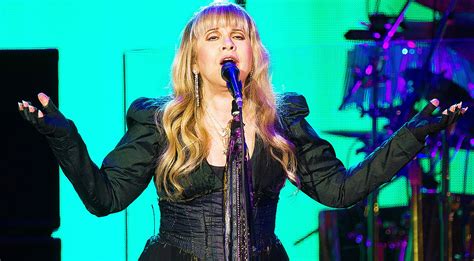 Stevie Nicks Records New Version Of Her 1982 Classic ‘gypsy ’ And We Can