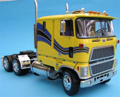 pin  tim  model trucks  images model truck kits diecast trucks