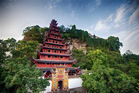shibaozhai pagoda temple china shibaozhai temple  yangtze river
