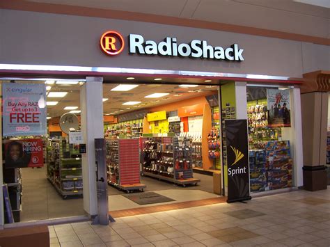 radioshack announces plan  close  stores nationwide  smartphone sales fail  carry
