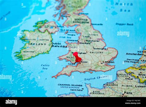 bristol grossbritannien fixiert auf einer karte von europa stockfotografie alamy