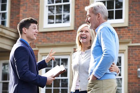27 benefits of using a real estate agent when buying or selling