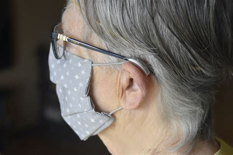 Tips For Wearing A Mask And Hearing Aids Simultaneously Cshc