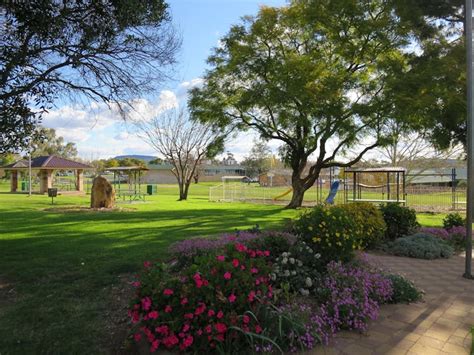 lions park nsw holidays accommodation    attractions