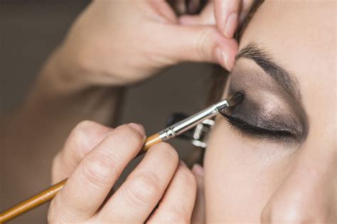 how to apply makeup 10 tricks to swear by