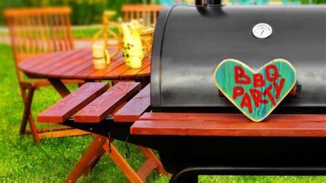 Fire Up The Barbie Check Out Our Ultimate Summer Bbq Playlist Her Ie