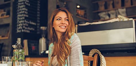 how to effortlessly start a conversation in coffee shops with hot women