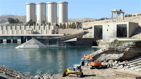 iraqs mosul dam   high risk  failing deluging millions