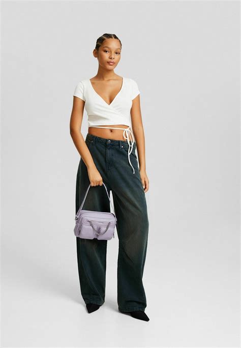 bershka chain  pockets umhaengetasche mauve zalandode