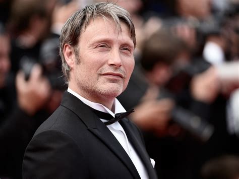mads mikkelsen wallpapers images  pictures backgrounds