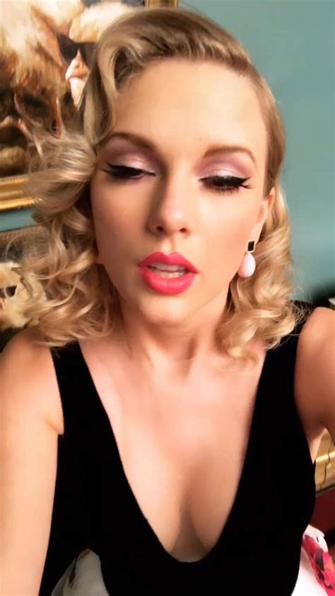 super hot and sexy taylor swift selfies nice big boobs and deep cleavage celeblr