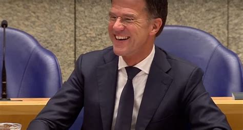 zoveel krijgen ministers  het nederlands kabinet aan salaris