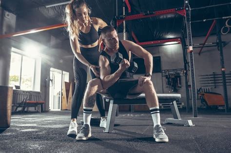 Free Photo Sport Fit Couple At Gym