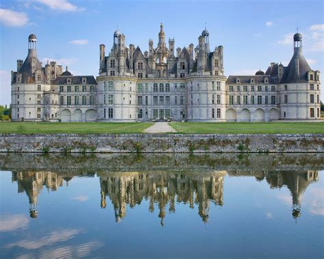 chateau de chambord  reflection  moat castle aesthetic beautiful castles beautiful