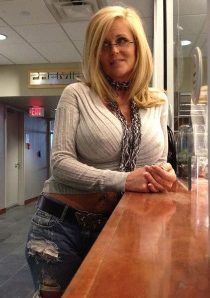 blonde milf babe looking hot private milf pics