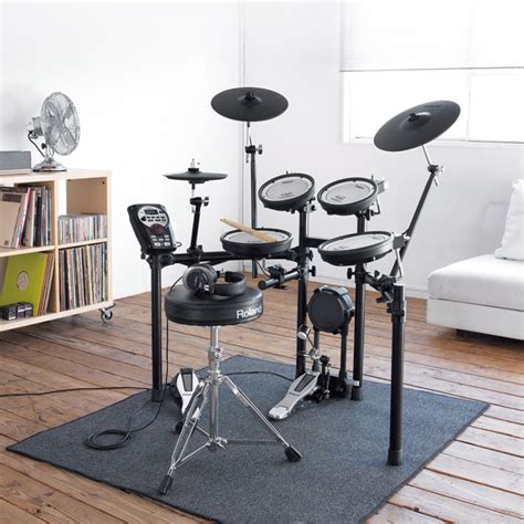 whats  difference roland td   td  electronic drum kits