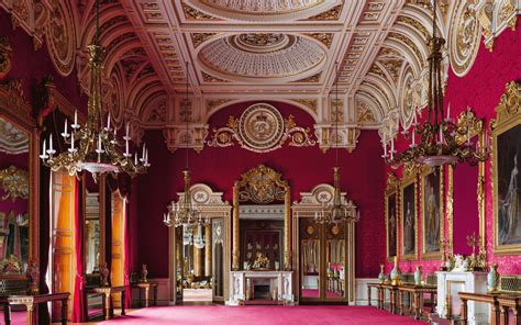 rare glimpse   royal familys private rooms  buckingham