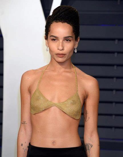 zoe kravitz tits are seen at oscars and met gala scandal