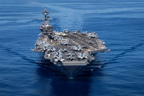 carrier strike group  arrives  hawaiian islands operating area